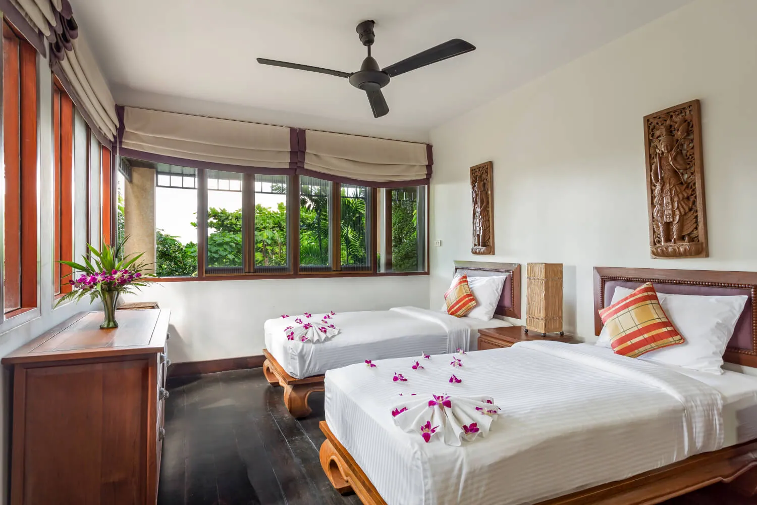A twin bedroom on the lower level